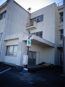 鵲小学校　敷地内